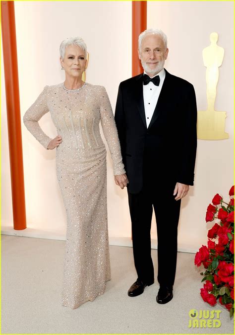 jamie lee curtis bikini pictures|Oscar Nominee Jamie Lee Curtis’ Bikini Photos Are Everything